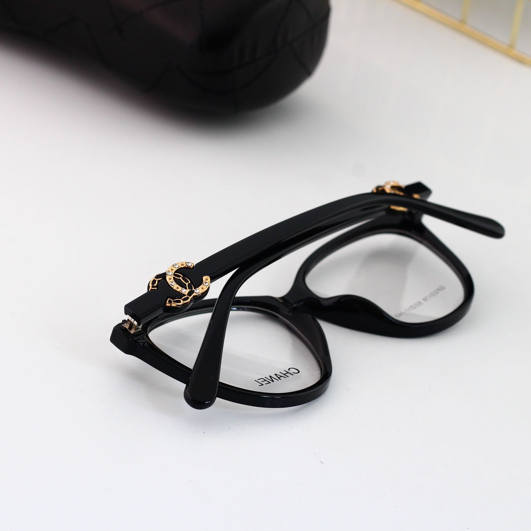 2026 Cat-Eye Diamond Metal Logo Glasses