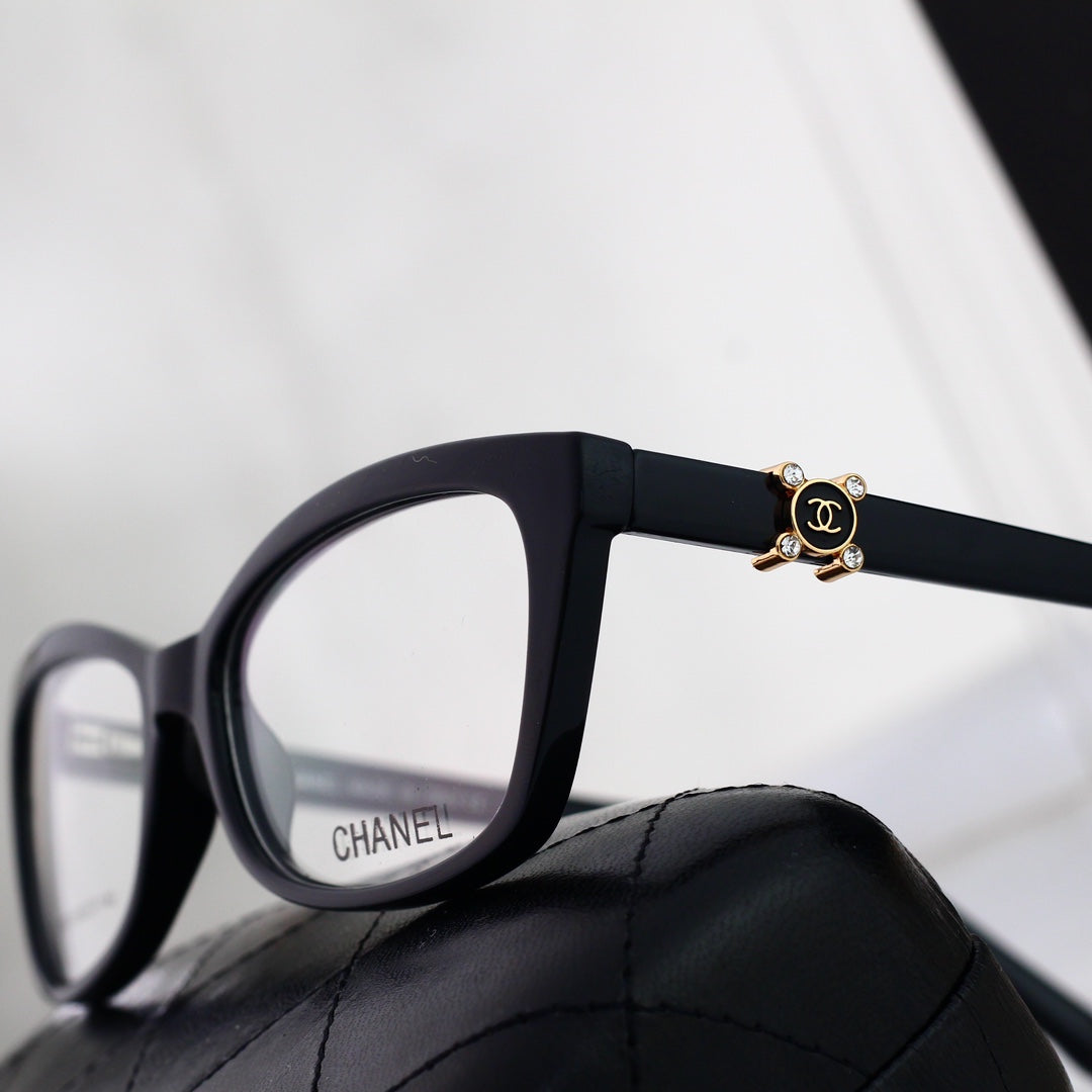2026 Fashionable Rhinestone Logo Glasses
